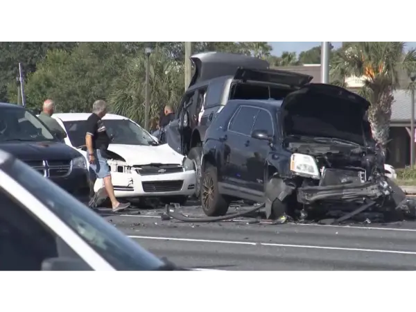 2025 फोर्ड ब्रोंको ट्रांसमिशन माउंट विफलता: ऑफ-रोड नियर-रोलओवर स्पार्क्स सामुदायिक अलार्म