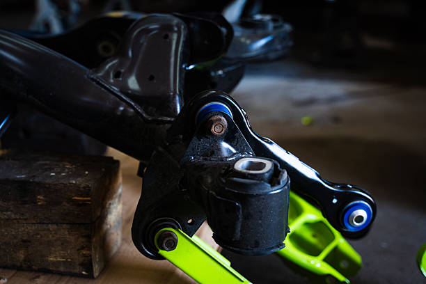 सूक्ष्म दरारों से विफलता तक: कैसे बार-बार सस्पेंशन लोड रबर की झाड़ियों को नष्ट कर देता है