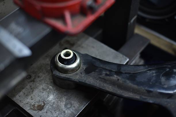 कंट्रोल आर्म बुशिंग डिज़ाइन में हल्के रुझान